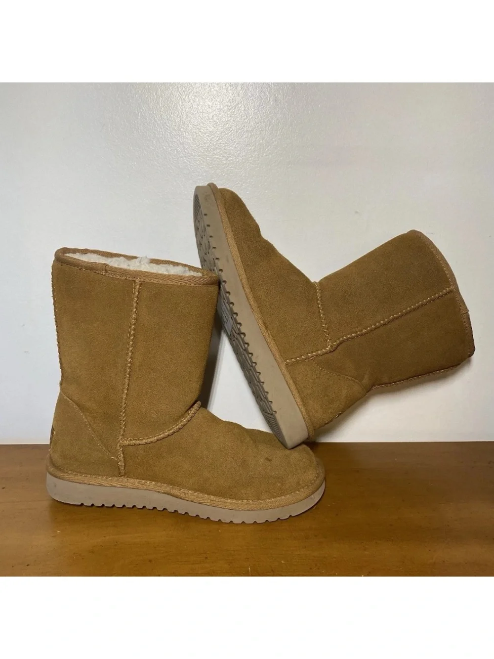 UGG Koolaburra Women's Size 6 Boots Chestnut Tan Suede Insulated Warm 1017090